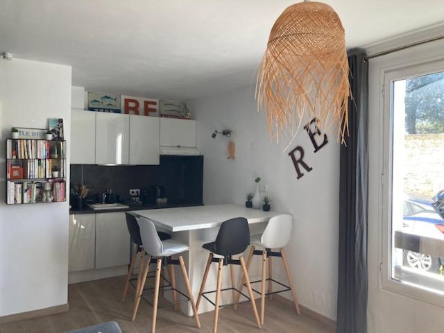 Eole, Idealement Situe Sur Le Port De St Martin De Re Saint-Martin-de-Ré Eksteriør billede